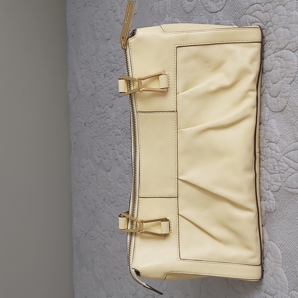 Calvin Klein butter colored shoulder bag - Picture 6 of 6
